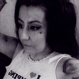 Meet your Posher, Yesi